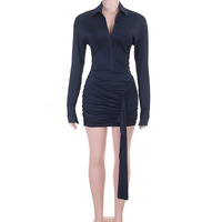 Robe chemise à revers, manches longues, col en V boutonné, taille plissée, courte et moulante