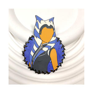 Épingles en émail dur <span class=keywords><strong>de</strong></span> haute qualité, personnalisées, en métal, avec motif tourbillon <span class=keywords><strong>de</strong></span> perles, représentant des personnages <span class=keywords><strong>de</strong></span> films <span class=keywords><strong>Star</strong></span> Wars, pour femmes, <span class=keywords><strong>de</strong></span> la marque Kunshan Noble. - Product Image 1