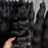 Paquete de cabello ondulado virgen alineado con cutícula completa 100%, cabello humano sin procesar cabello virgen de Malasia, vendedores de cabello Virgen al por mayor