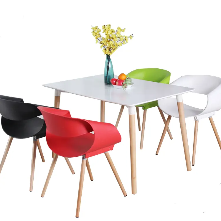 Silla de comedor de polipropileno de resina PP de plástico de fiesta de lujo moderna colorida 4 sillas con juego de mesa para sala de estar