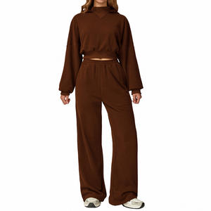 Set Felpe con Cappuccio e Logo a Rilievo Personalizzato, Felpe da Uomo e Donna con Tintura a Spruzzo e Lavaggio Personalizzato - Product Image 4