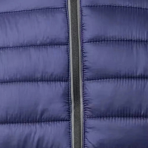 Veste matelassée à capuche en coton de haute qualité pour homme, idéale pour l'extérieur en hiver, avec col montant personnalisé et empiècements frontaux - Product Image 2