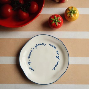 Assiettes en céramique de forme irrégulière en gros avec citations manuscrites - Vaisselle créative pour la maison, les restaurants et les cadeaux - Product Image 5