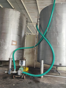 Réservoir de stockage d'eau vertical en acier inoxydable 304 de capacité personnalisée pour le traitement du lait, avec pompe, nervures renforcées de qualité alimentaire pour une durabilité accrue - Product Image 4