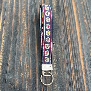 Personnalisation en gros : Porte-clés brodé, Bracelet tressé à la main de style ethnique, Long pendentif rétro - Product Image 4