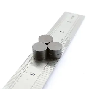 0.79 Inch Disc Ceramic Magnets Flat Black Ferrite Magnets Small Round Ceramic Industrial Magnets