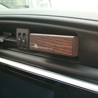 Diffuseur de parfum pour voiture en bois avec clip, liquide parfumé pour un intérieur de voiture frais et vivifiant