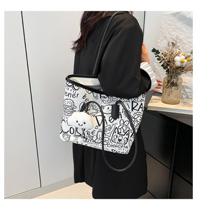 Sac fourre-tout à bandoulière Corium pour femme, nouvelle collection automne 2025, 1-1,9 L, imperméable, avec fermeture éclair et chaînes, polyvalent, décontracté, style universitaire - Product Image 4