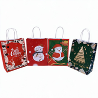Sac en papier kraft vert de Noël en stock, 120 g/m², recyclable, avec poignée découpée, idéal pour les paniers de Noël et les marchandises en magasin