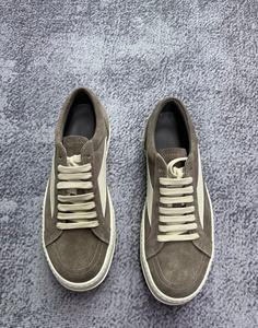 Chaussures de sport décontractées de luxe de qualité supérieure, nouvelle conception, style rétro, amortissantes, antidérapantes, dessus en daim, semelle épaisse - Product Image 2