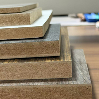 Panneau de fibres à densité moyenne (MDF) mélaminé à bas prix, placage bois moderne, protection environnementale E1, certifié CE, 18 mm, pour chambre à coucher
