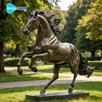 Sculptures de chevaux en bronze sur mesure de haute qualité, technique de moulage aux proportions égales, pour la décoration de parcs modernes, de jardins et de manoirs.
