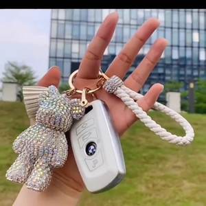 Porte-clés créatif en métal 2026 avec pendentif ours rouge diamant, télécommande, cordon, accessoire de sac pour usage personnel - Product Image 4