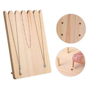 Support de rangement pour bijoux en bois 18x27x1.8cm, présentoir de bureau pour colliers et bracelets, couleur bois naturel, style étagère - Product Image 1