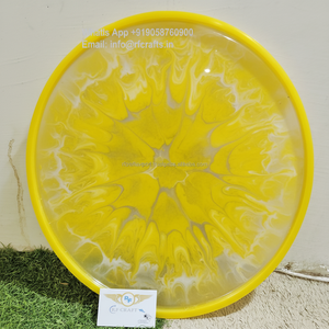 Vajilla de resina de remolino amarillo Esmeralda moderna, bandeja de servicio de epoxi de tamaño personalizado, mango de madera para fiesta, servicio de comida de Navidad - Product Image 1