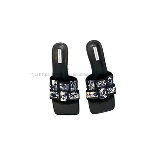 Sandalias de tacón alto para mujer, estilo vintage francés, con punta cuadrada, ligeras, para primavera, con hermoso diseño de cinturón con letras. - Product Image 5