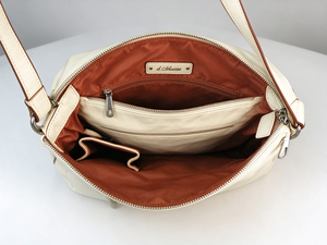 Bolso bandolera de piel sintética suave con decoración de placa metálica, bolsillo frontal con cremallera, correa ajustable, bolso de hombro informal para uso diario - Product Image 2
