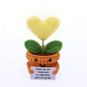 Best-seller de la Saint-Valentin : Ornement de plante en pot fait main au crochet, décor Amigurumi sur le thème du cœur, qui procure de la joie - Product Image 2
