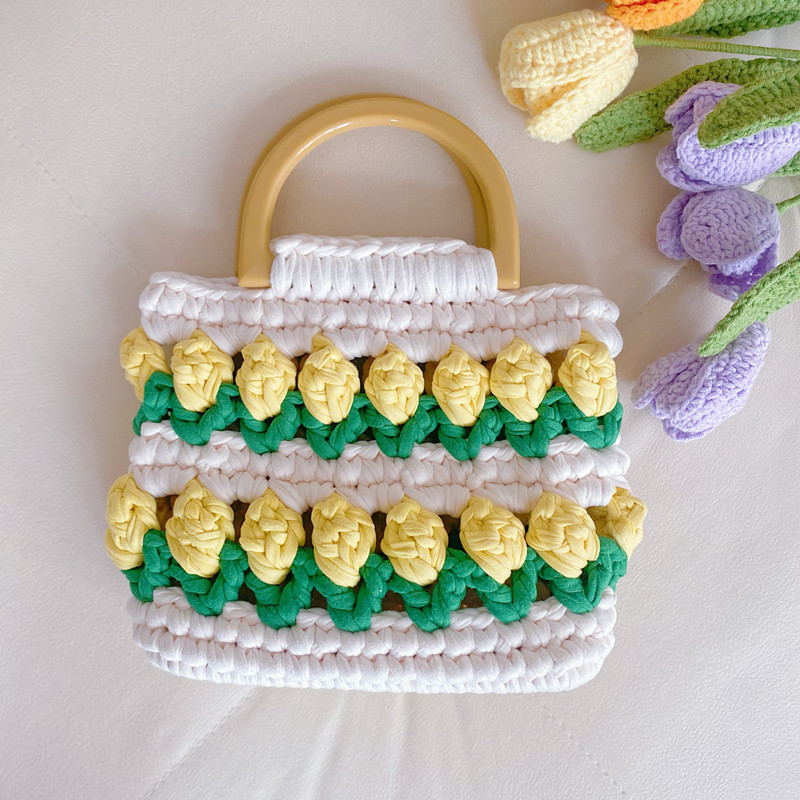blanc cassé x vert herbe x jaune clair