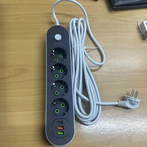 Regleta de Enchufes con 4 Tomas Europeas y USB Tipo C de 2500W para Hogar, Oficina, Hotel y Viajes - Product Image 3