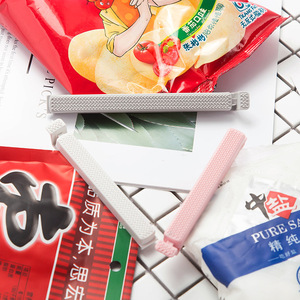 Clips de sacs alimentaires magnétiques en plastique étanches, design pliable écologique, multifonctionnels, certifiés LFGB, anti-fuite pour la cuisine - Product Image 2