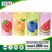 Opstaande zak voor fruit snacks met hersluitbare ritssluiting en ophanggat voor retailpresentatie en fruitvulling