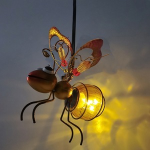 Lampe Solaire Suspendue pour <span class=keywords><strong>Jardin</strong></span>, en Fer Forgé, en Forme d'Insectes Réalistes (Abeille, Libellule, Papillon), Étanche - Product Image 3