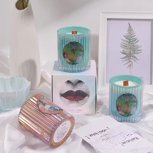 Vela perfumada de lujo sin humo de cera de soja para decoración del hogar con diseño de columna romana Retro al por mayor - Product Image 1