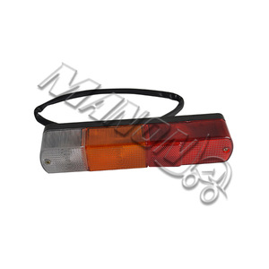 Luz Trasera Toyo 209K2-42002 12V con Lente Roja para Montacargas TCM, Pieza de Repuesto Nueva - Product Image 1