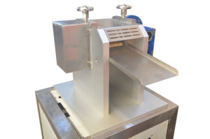 Ligne de production de bonbons durs moulés <span class=keywords><strong>sous</strong></span> pression pour tous types de bonbons durs avec <span class=keywords><strong>cuiseur</strong></span> <span class=keywords><strong>sous</strong></span> <span class=keywords><strong>vide</strong></span> - Product Image 3