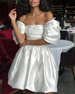 Vêtements sexy pour dames Mini robe moulante en satin ivoire à épaules dénudées et à manches courtes bouffantes - Product Image 5