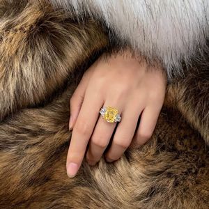 Anillo cuadrado de plata S925 en forma de diamante Piedra preciosa artificial de alto carbono para bodas y fiestas Estilo romántico - Product Image 4