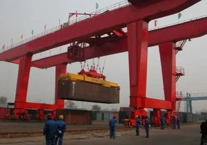 Professional Rail Mounted Containers Handling Gantry Crane 20t 40t 60t For Port And Logistics - Product Image 6