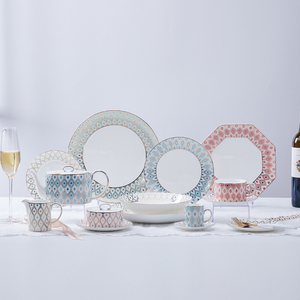 Pour les ensembles de vaisselle de la série Bone China Peacock de l'usine Chaozhou-<span class=keywords><strong>Style</strong></span> <span class=keywords><strong>oriental</strong></span> étanche au four - Product Image 2