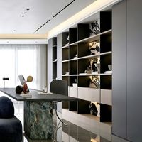 Comedor de Alta Gama Estilo Italiano, Madera de Nogal Maciza, Puertas de Vidrio, Iluminación LED, Mueble Lateral Personalizado