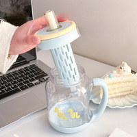Tasse à poignée en nuage à la mode de grande capacité Tasse à paille en plastique portable idéale comme bouilloire de sport pour le bureau des étudiants et l'utilisation en extérieur