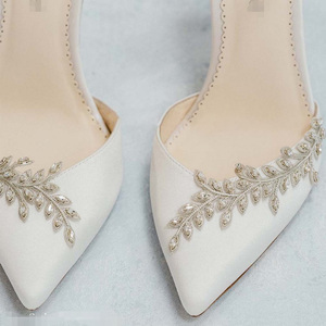 2024 personnalisé <span class=keywords><strong>mariage</strong></span> talons fabricant élégant blanc femmes chaussures habillées bride à la cheville pompes à talons aiguilles Sexy été sandales de mariée - Product Image 4
