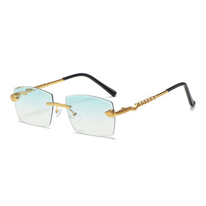 Nouvelles Lunettes de Soleil Élégantes 2022 avec Verres Polygonaux Effet <span class=keywords><strong>Serpent</strong></span>, Monture Métallique Tendance, Lunettes de Soleil Sans Monture en Gros - Product Image 4