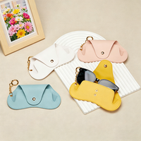 Étui à lunettes portable en cuir PU souple, mini pochette pour lunettes avec crochet porte-clés, sac de protection pour lunettes de soleil à suspendre en voyage