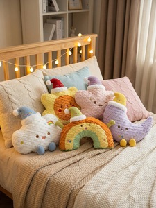 Almohada de Peluche Serie Cielo: Nube, Sol, Estrella, Luna, Arcoíris con Gorro para <span class=keywords><strong>Dormir</strong></span>, Cojín Adorable, Personalizado OEM, Decoración del Hogar, Regalo - Product Image 1