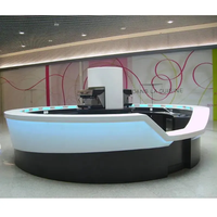 Comptoir de bar à boire à led en pierre translucide à surface solide Hi-macs Tables de bar en pierre d'agate ADA rondes