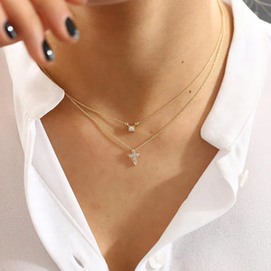 Collar con Colgante de Cruz con Diamantes CZ Pequeños Clásicos, Joyería Personalizada, Chapado en Oro de 14K, Acero Inoxidable, Collar de Moda para Mujer - Product Image 3