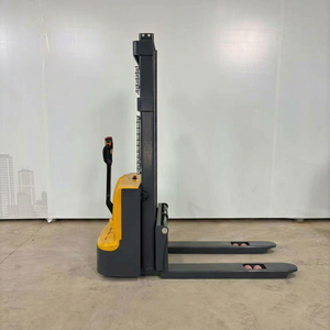 Montacargas Eléctrico de Operación Manual, 1.5 Toneladas, Mástil de 1.6M de Tres Secciones, Neumáticos Sólidos para Interiores, Batería de Plomo-Ácido - Product Image 1