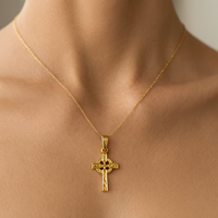 Colgante de Cruz Celta Religiosa de Oro de 14K Hecho a Mano, Joyería Fina Unisex con Detalles Grabados Texturizados, Uso Diario, Sin Níquel, para Mujer
