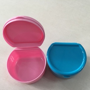 Opbergdoos voor kunstgebit, gebitsprothese of gebitsprothese-apparaat - Product Image 3