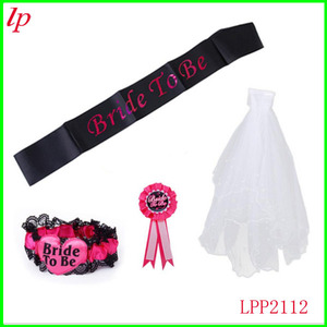 Ensemble pour future mariée avec voile, jarretière, badge et écharpe pour enterrement de vie de jeune fille LPP4035 - Product Image 3