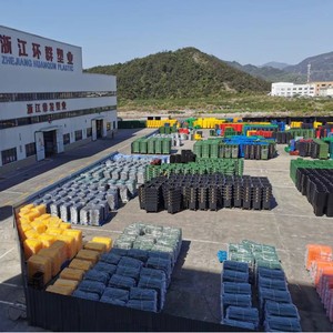 Contenedor de Basura para Exteriores de Plástico Zhejiang Huanqun, 6.4 kg, Rectangular, con Ruedas, para Uso Comercial - Product Image 1