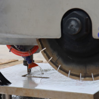 Logiciel de programme automatique coupe de pierre 5 axes CNC scie à pont pour marbre, fabrication de comptoir de cuisine en Ouzbékistan