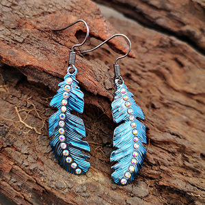Orecchini con piume colorate per donna, stile bohémien vintage, accessori per l'orecchio da indossare tutti i giorni - Product Image 1