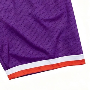 Shorts de basket-ball pour hommes légers, respirants, à séchage rapide, avec logo personnalisé imprimé, taille élastique et poches latérales - Product Image 3